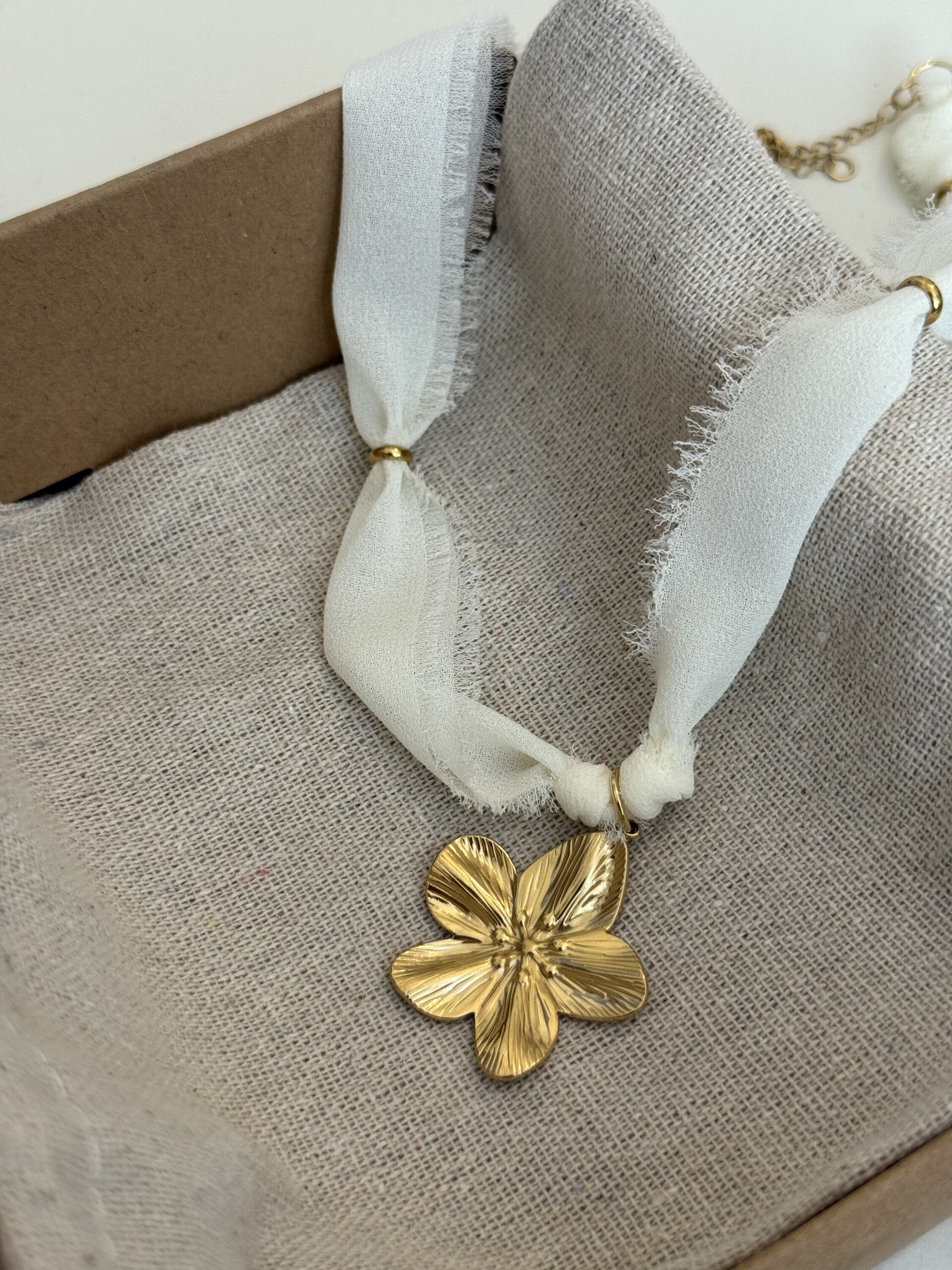 🌸 Collar Flor de cerezo - 2